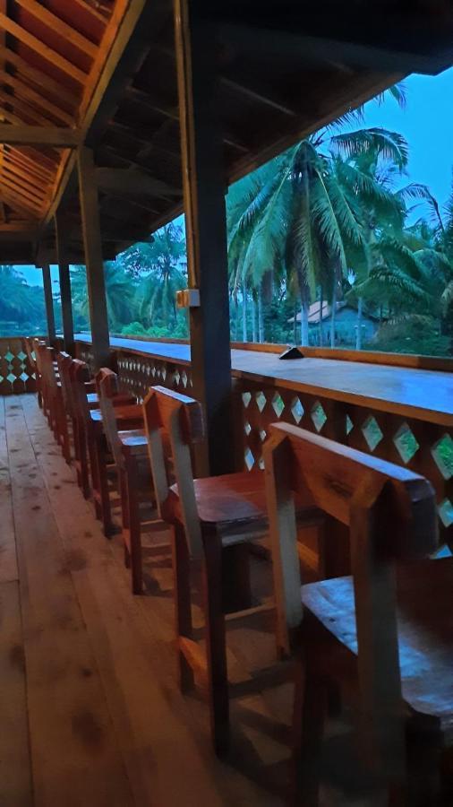 Rumah Nalu Surf Camp Krui Exterior photo