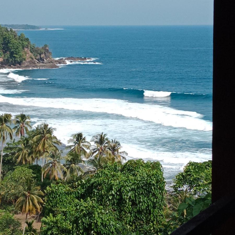 Rumah Nalu Surf Camp Krui Exterior photo