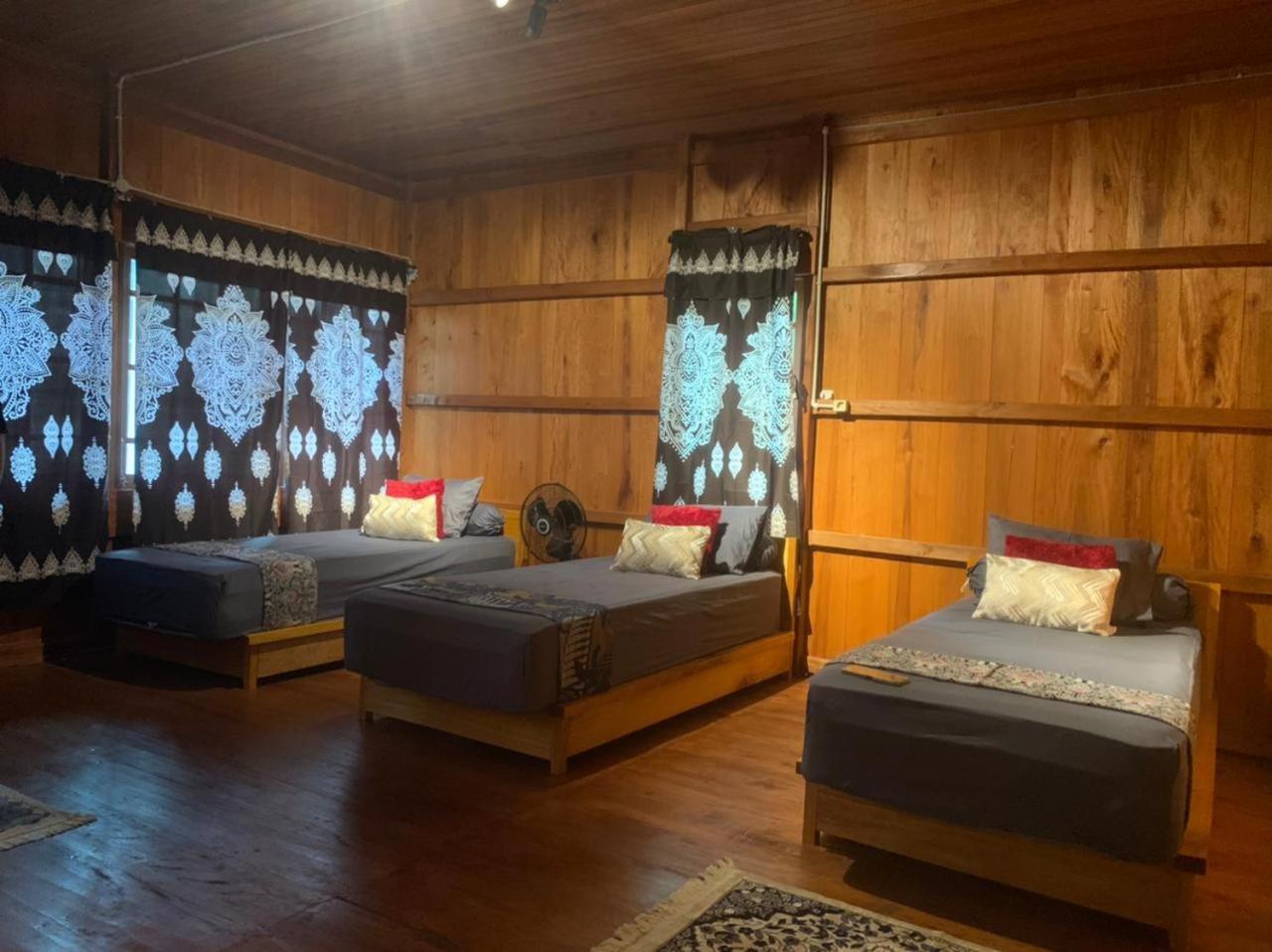 Rumah Nalu Surf Camp Krui Exterior photo